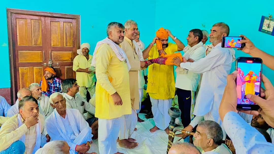 NemsinghFauzdar's tweet photo. नगर विधानसभा क्षेत्र के ऐतिहासिक गांव बेडम में आज पंचायत आयोजित की गई।
 पंचाय��� में दर्जनों गांव की सरदारी ने आशीर्वाद देकर चुनाव लड़ने का आदेश दिया 🙏 https://t.co/6TNitXUBqF