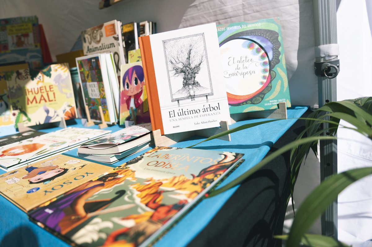 aytolalaguna_es's tweet photo. 🤩 ¡La Feria del Libro de #LaLaguna ya es una realidad! 

📚 Con 50 carpas repletas de libros, autores y actividades culturales, es la cita literaria más importante de Canarias. ¡No te la pierdas!

 ✨ Más información en: https://t.co/kolFiJkOfJ https://t.co/L1EpGfpyKd