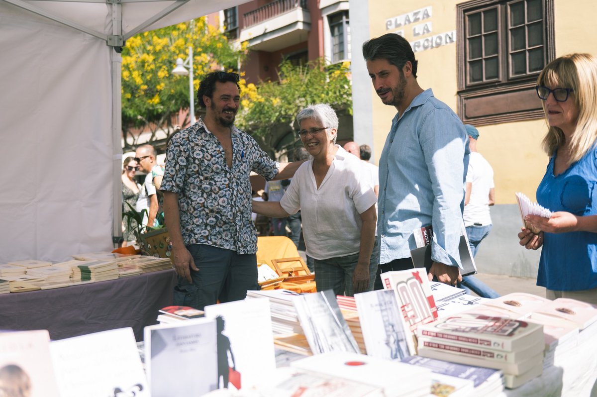 aytolalaguna_es's tweet photo. 🤩 ¡La Feria del Libro de #LaLaguna ya es una realidad! 

📚 Con 50 carpas repletas de libros, autores y actividades culturales, es la cita literaria más importante de Canarias. ¡No te la pierdas!

 ✨ Más información en: https://t.co/kolFiJkOfJ https://t.co/L1EpGfpyKd