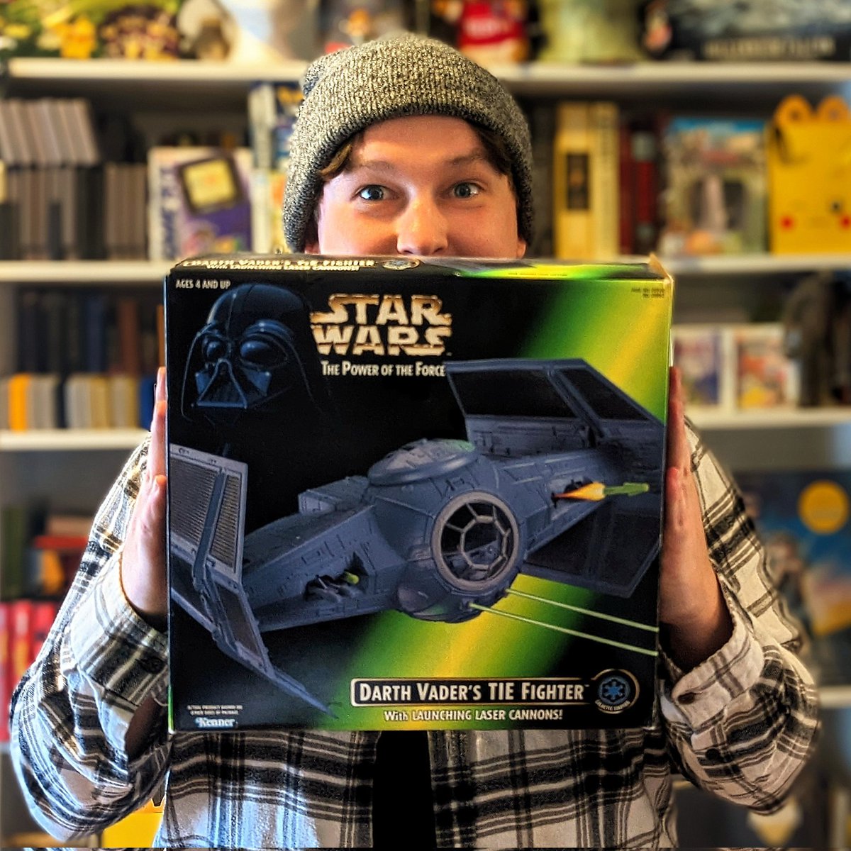 1996 Kenner Darth Vader Tie Fighter! 🤩💥 I was lucky enough to pick this up at Chicago Vintage Fest in Bridgeport last August. So glad the box is still in great shape after 27 years! #starwars #starwarstoys #starwarsnerd #starwarsfan #jedi #actionfigure #actionfigures #Disney