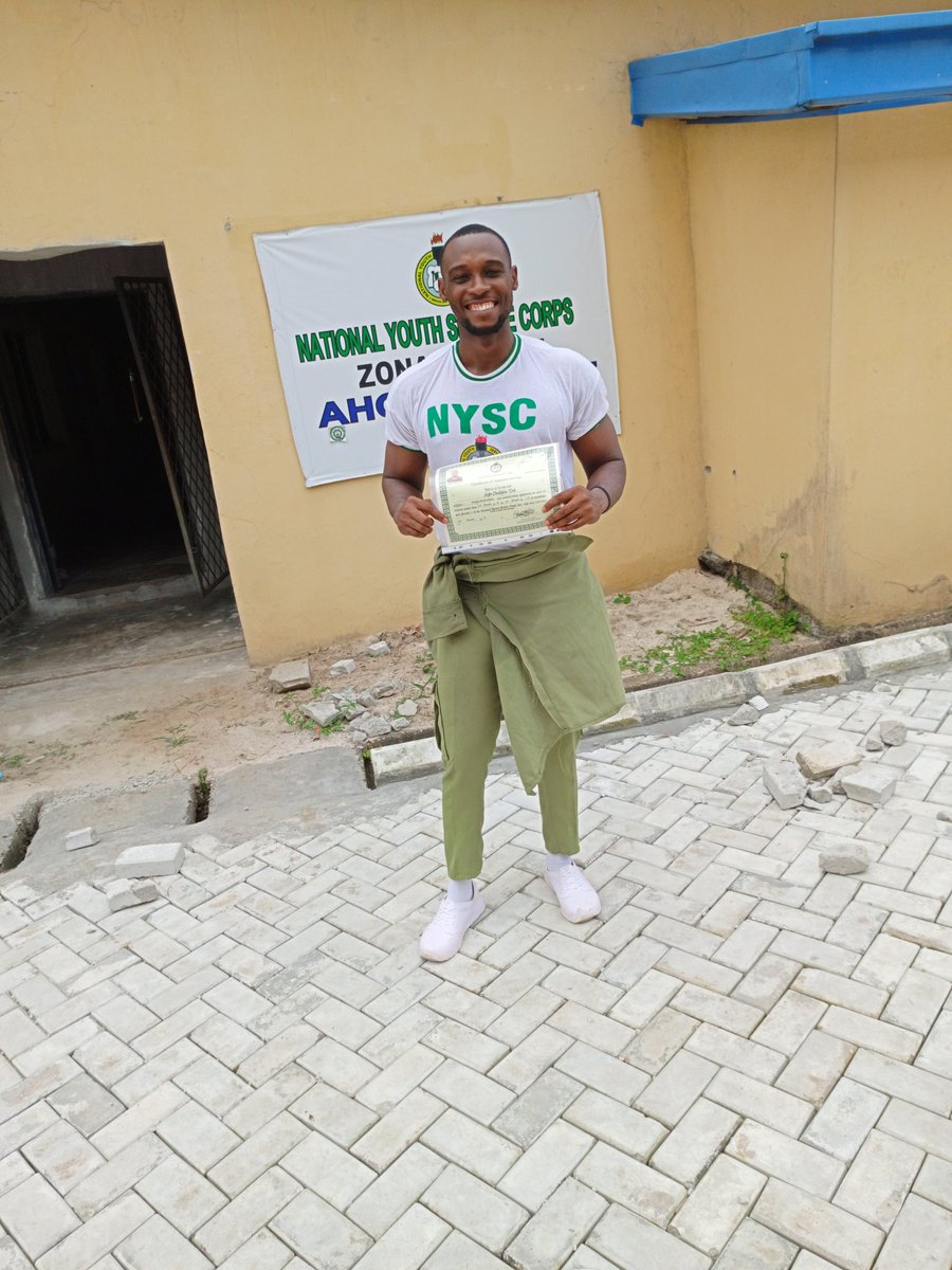 Chrizflex1's tweet photo. Nysc done and dusted #done #NYSC #thankyou https://t.co/la1MtNsfwu