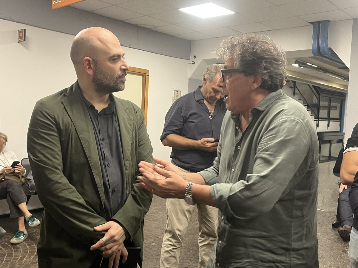 VanessaEffect's tweet image. In attesa della sentenza sulla querela di Meloni contro Saviano perché ha detto “bastardi: Meloni, Salvini” davanti alle immagini della morte di un piccolo migrante nel 2020. 
Il Pm ha chiesto multa di 10mila euro, l’avvocato di Meloni 75 mila euro, la difesa l’assoluzione.