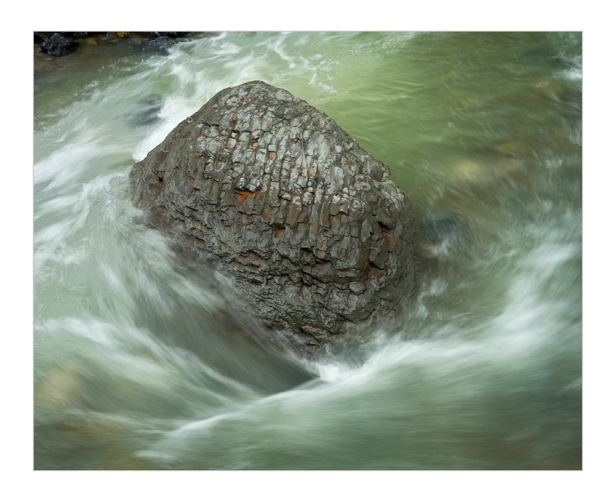 pappusrkr's tweet photo. In between rain. The rocks and the story around them. https://t.co/bEJkgty57F