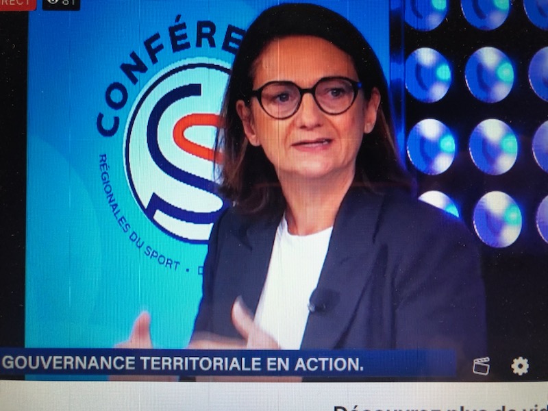 CRdSPDL's tweet photo. @isabelleleroy4 était invitée ce matin sur le live de l'@Agence_du_Sport pour évoquer les avancées de la @CRdSPDL depuis janvier 2021.🗣️

L'occasion aussi de présenter notre #Projetemblématique et évoquer le #BusJOPTour🚌

@AnneCordier49 @MARTINEZSTEPHA5 @acnantes @paysdelaloire https://t.co/fEZhHRx3oB