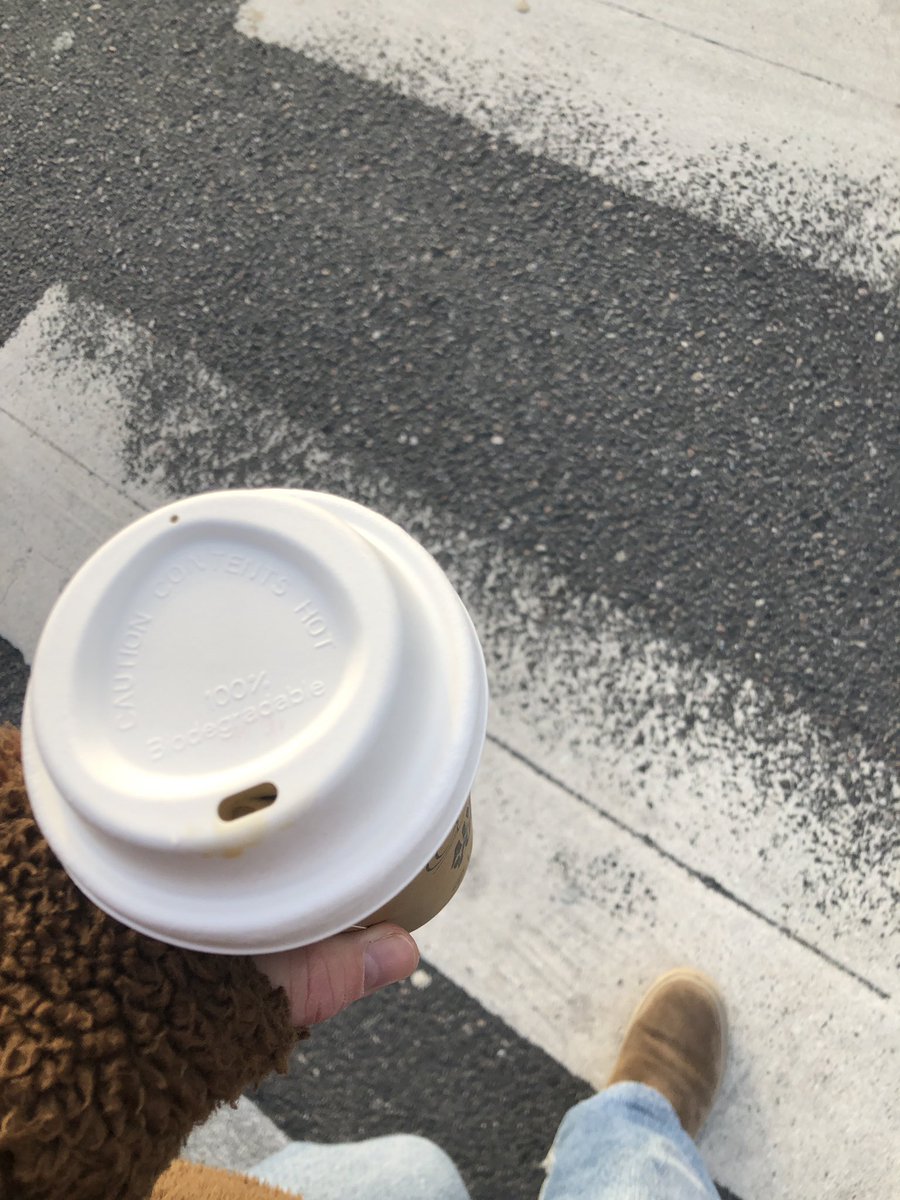 glooomynights's tweet photo. AND A FREE ICED LATTE FROM WORK #BLESSSSSS https://t.co/ZRw0T03Azd