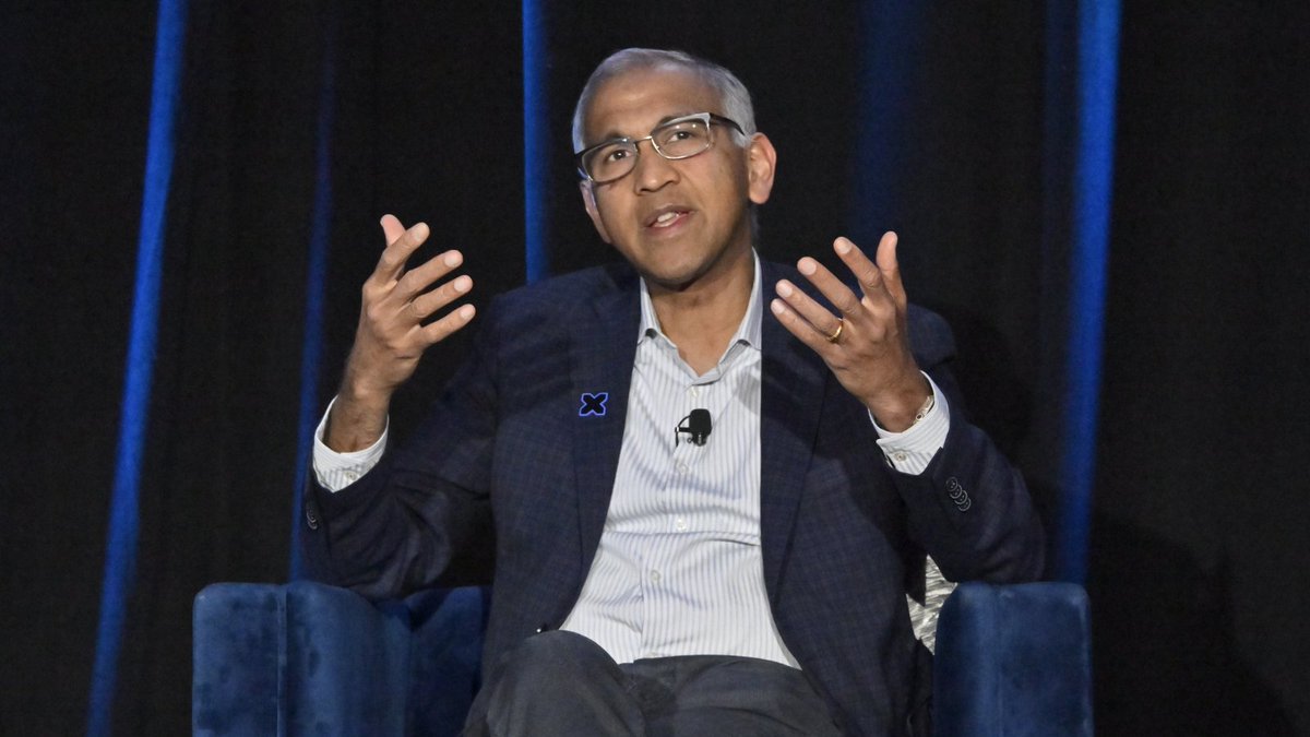 jfollett's tweet photo. Nutanix CEO and formerly a top executive at VMware Rajiv Ramaswami explains why VMware partners and customers should be concerned about the future of VMware after Broadcom completes its planned acquisition of the company, likely later this month 🔗 https://t.co/tZBmLCo9FE

#BoB23 https://t.co/3a8XbUtapg