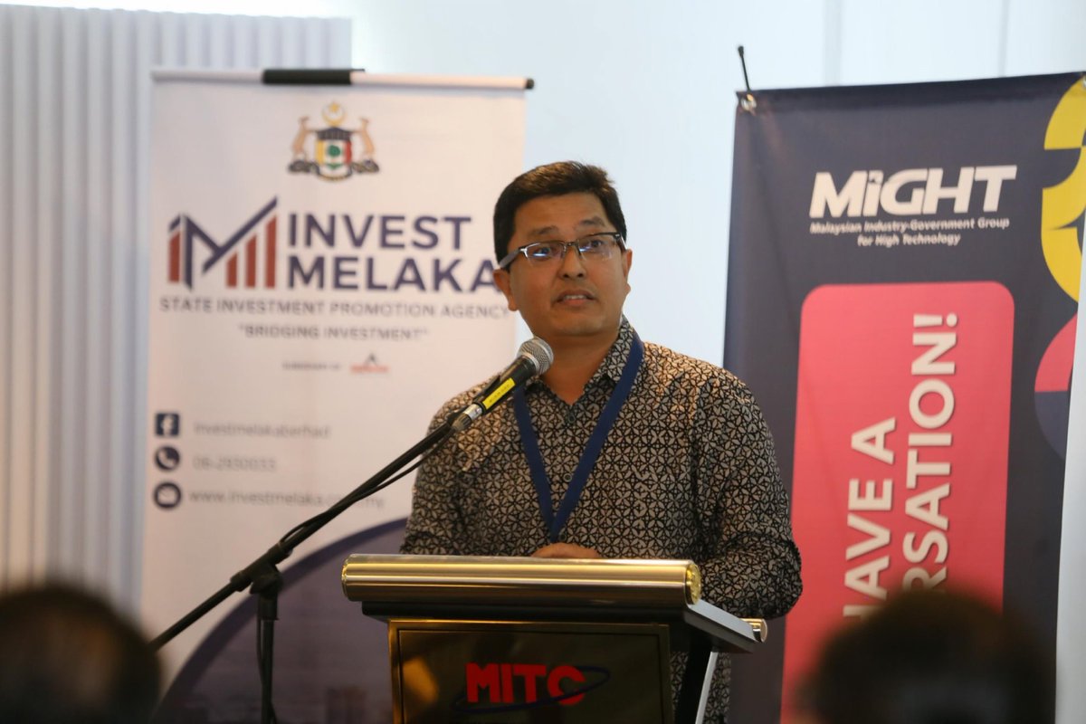 Rushdi_Rahim's tweet photo. At Smart Melaka 2023. @mightmalaysia  is a strategic partner  co-organizing business matching session with Invest Melaka where state government agencies shared their plans, business opportunities &amp; incentives to entice private sector participation in the development of the state. https://t.co/nCLvhHe9RH