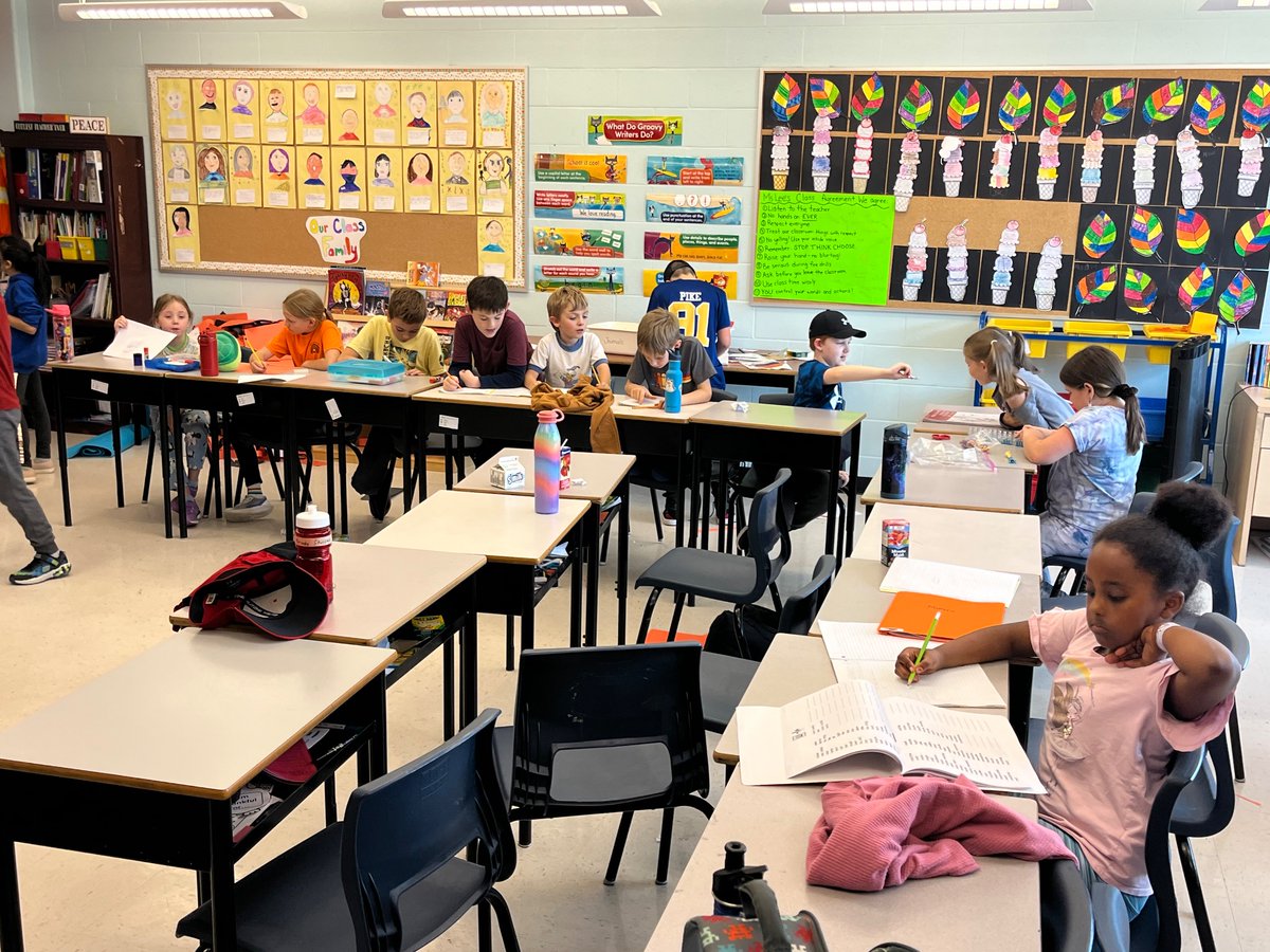 kyrasclassroom's tweet photo. I must be doing something right when Ss love their work so much they ask the duty teacher if they can work during playtime π
π
@StTeresasSchoo1 #wordworkfun https://t.co/1LZ9lZISlm