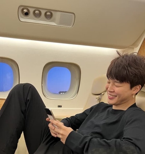 Bangtan7Bang's tweet photo. Jiminshiiiiii Happpppy b'dayyyy 💜💜💜.@BTS_twt @bts_bighit https://t.co/nZwirRUOoj