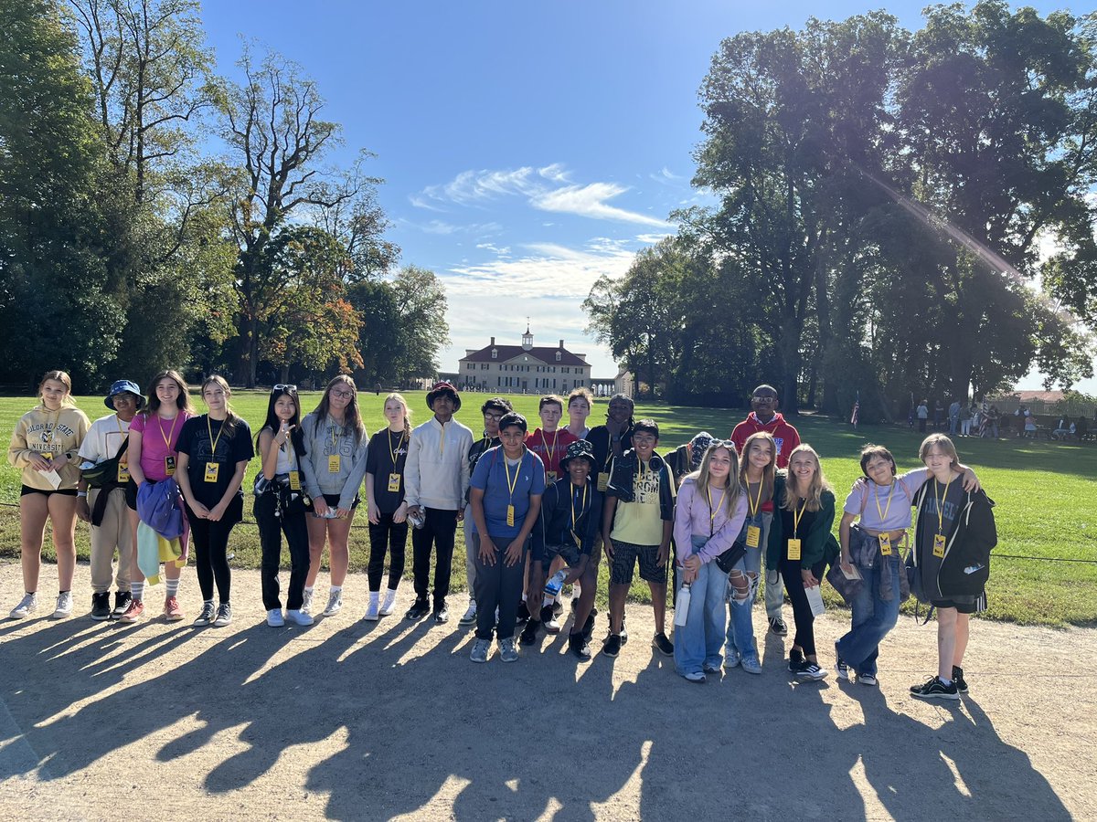 Voss and King groups from bus 2 at Mount Vernon