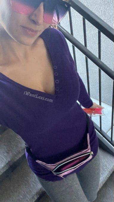 These tits never quit. And neither does this fanny. https://t.co/S1FBkHnxdw