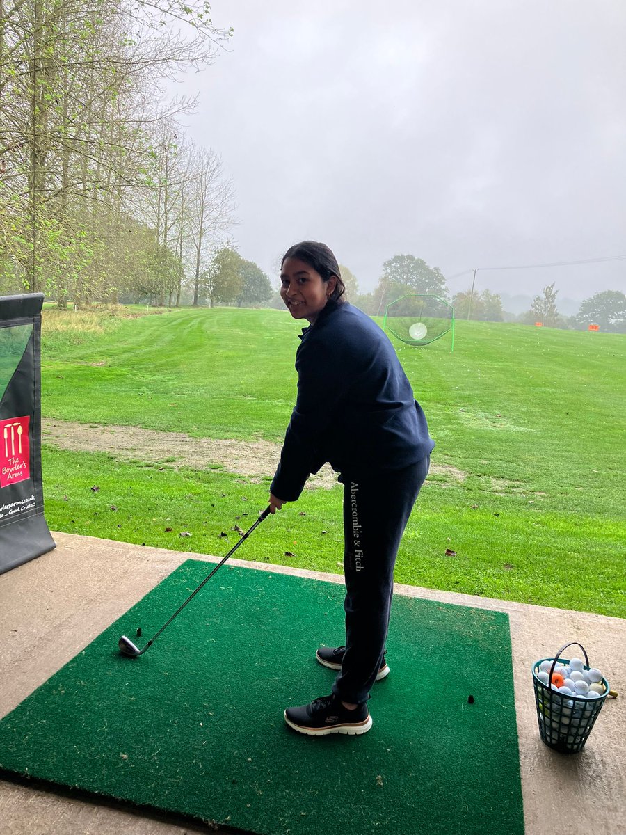 One Enrichment group had an opportunity to have golf coaching this afternoon as part of our Balance Programme #twobigyears ⛳️#sixthformlife