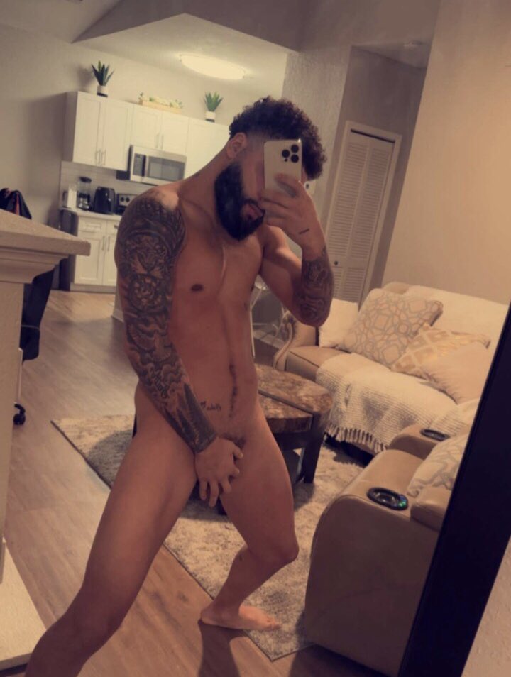josuevargas101's tweet photo. 😈 https://t.co/dX407IFnZs