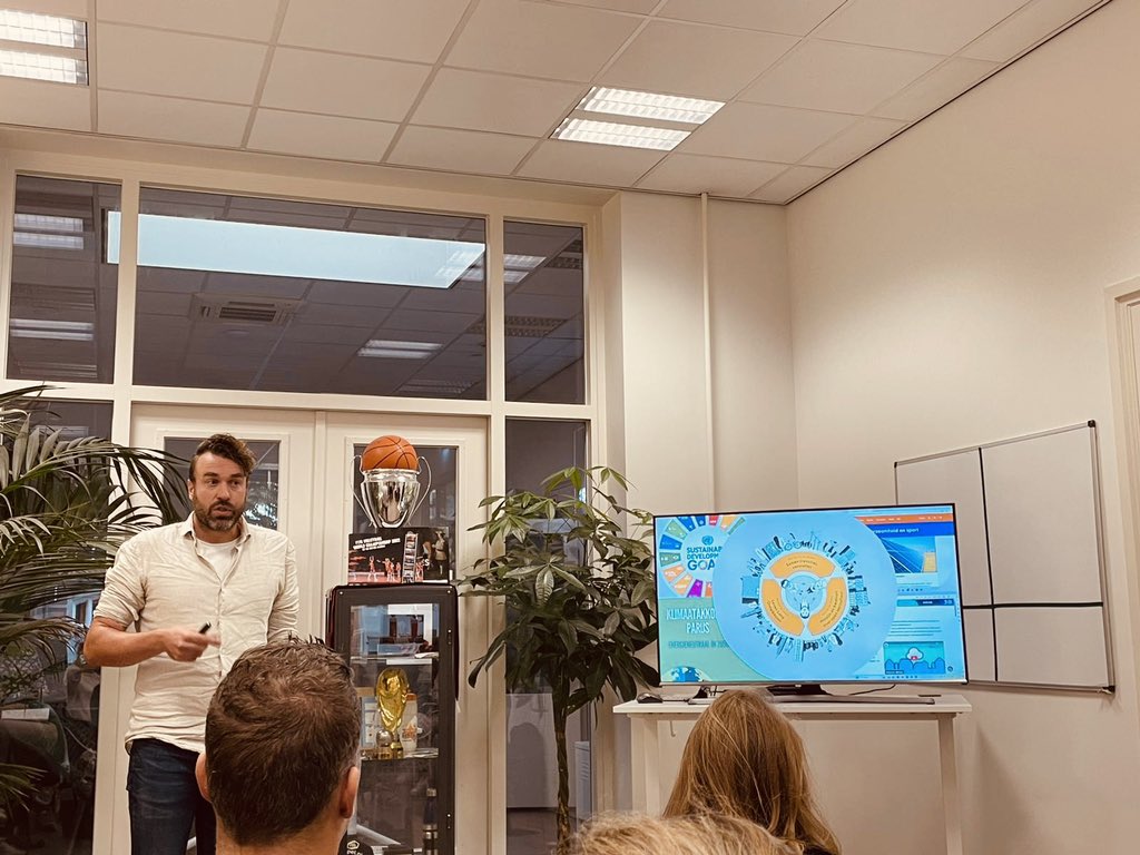 Trots op het met succes afronden van de <a href="/More2Win/">More2Win</a> opleiding “Duurzaamheidsmanager in de sport”. Een aanrader voor iedere sportprofessional 🌍 <a href="/CaloWindesheim/">Calo Windesheim</a> <a href="/Windesheiminfo/">Hogeschool Windesheim (inactief)</a> op naar een duurzamere sportsector 🌱