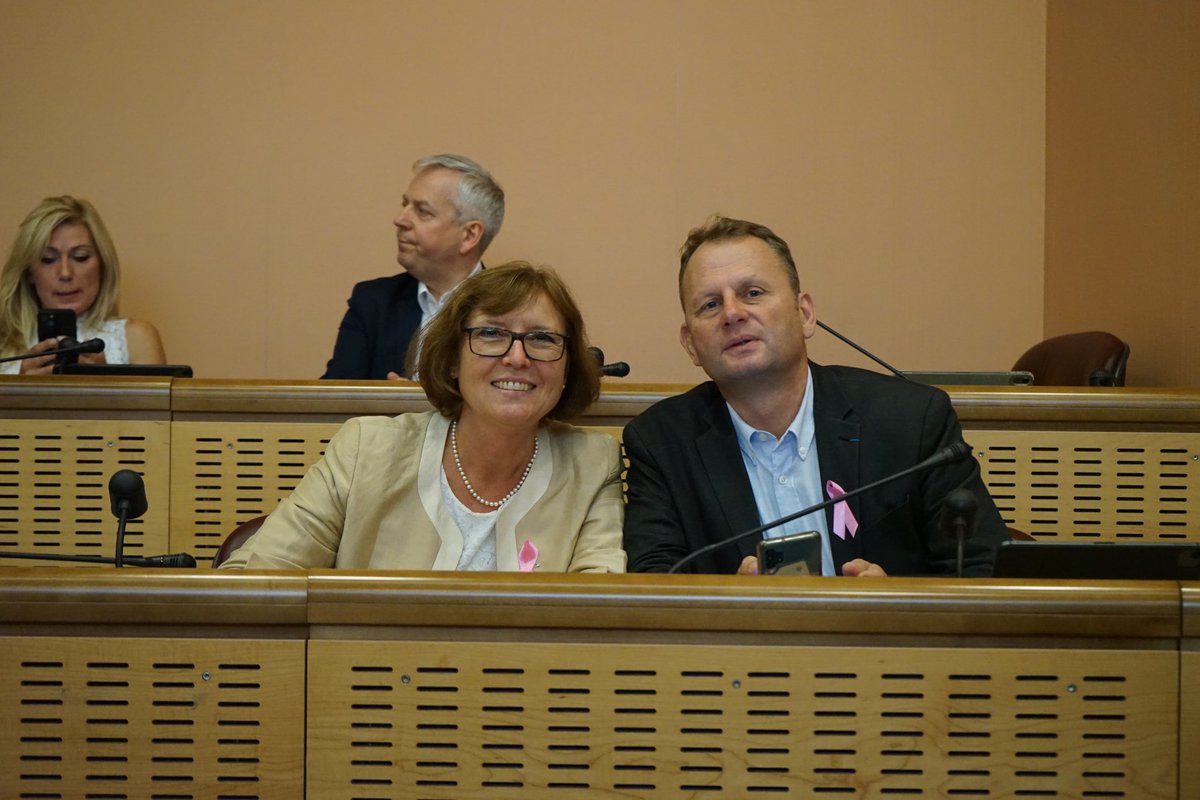 RNGrandEst's tweet photo. 📹 Intervention de Grégoire EURY sur l’approbation du schéma régional de développement économique, d’innovation et d’internationalisation (SRDEII). #SPOct23
➡️ https://t.co/NPzUhpXI0f https://t.co/hWW8jRszEk