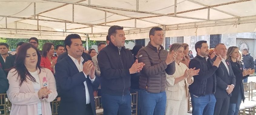RadioZP12Pilar's tweet photo. 📍En Pilar, el Presidente de la República @SantiPenap junto al Vicepresidente @AllianaPedro participó del acto oficial por los 244 años de fundación de la capital de Ñeembucú.
#700AM https://t.co/Pt0nQAwc3C