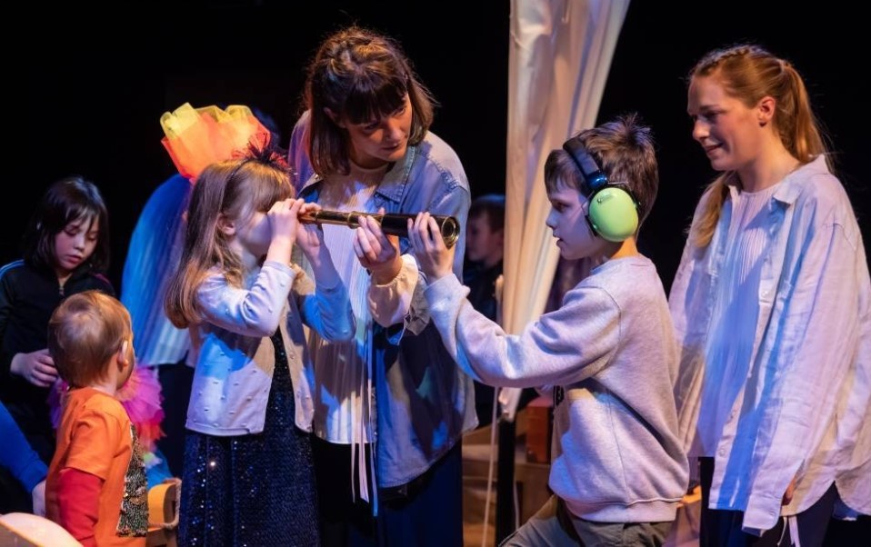 Meitheal (@meitheal_arts) on Twitter photo Meitheal is delighted to partner with <a href="/BaboroGalway/">Baboró International Arts Festival for Children</a> to present “Space for All: Towards Inclusive Practice” a panel discussion with a focus on inclusive arts practice.
It takes place next Wednesday 18 October at 3.30pm, in Nuns Island, Galway.
🔗baboro.ie/festival/progr… Meitheal is delighted to partner with <a href="/BaboroGalway/">Baboró International Arts Festival for Children</a> to present “Space for All: Towards Inclusive Practice” a panel discussion with a focus on inclusive arts practice.
It takes place next Wednesday 18 October at 3.30pm, in Nuns Island, Galway.
🔗baboro.ie/festival/progr…