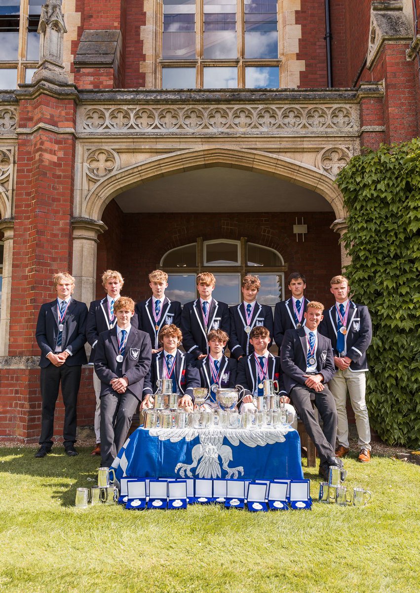 FoBSBC's tweet photo. Great memory of 22/23 season highlights with @BedfordSchoolBC SHORR and HRR 1st VIII crews. 💙🤍
#eagle #bsbc https://t.co/5McWwQIvdE