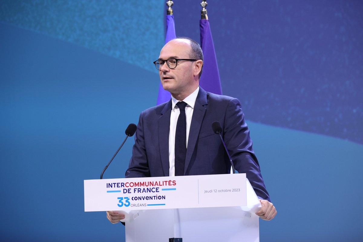 IntercoDeFrance's tweet photo. 👥 Plénière d'ouverture de la 33e Convention d'Intercommunalités de France avec les discours de @sbastien_martin  et @ChristopheBechu, et une table ronde autour de la question des transitions justes et démocratiques https://t.co/74LteJz4jN