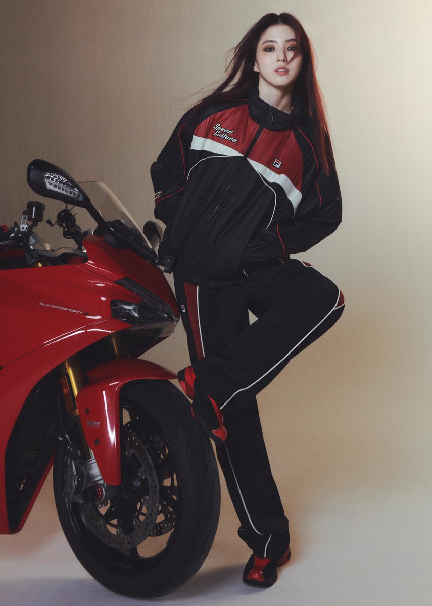 soheeHQ's tweet photo. [FHD] 2023 Han So Hee for @fila_korea ‘MOTORCORE COLLECTION’ - 10P (UP TO 3000x4200)

DL: https://t.co/JhQLtgYGQL

#한소희 #HanSoHee https://t.co/jlMf3vHdjm