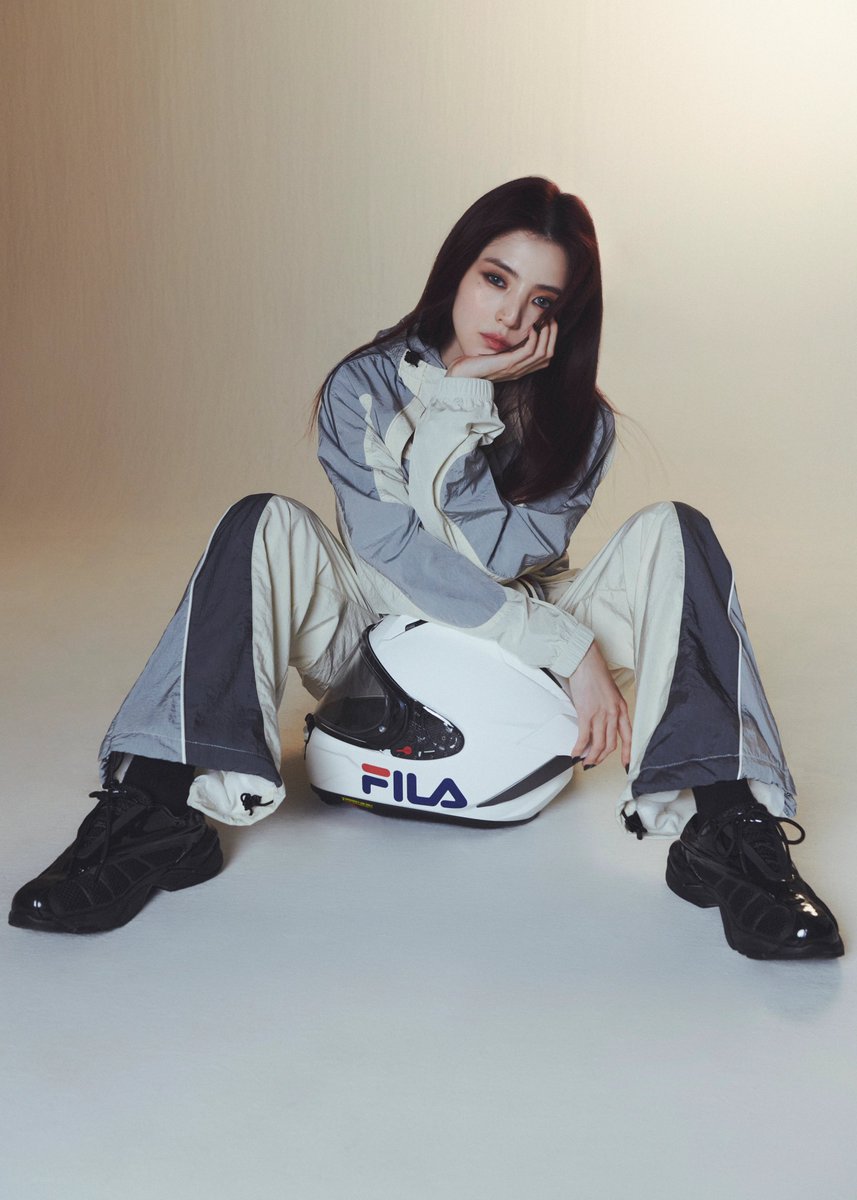 soheeHQ's tweet photo. [FHD] 2023 Han So Hee for @fila_korea ‘MOTORCORE COLLECTION’ - 10P (UP TO 3000x4200)

#한소희 #HanSoHee https://t.co/VWWXgvVoG5