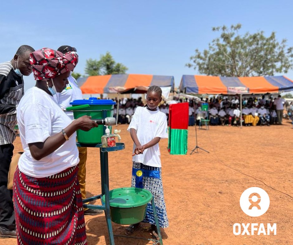 oxfamauburkina's tweet photo. #Journée_Mondiale_du_Lavage_des_Mains
Oxfam se joint au monde entier pour rappeler l'importance de cette pratique simple, mais vitale. Laver ses mains régulièrement sauve des vies et protège des communautés entières.
#pour_un_avenir_a_egalité
#jmlm https://t.co/1GJubWlhhg