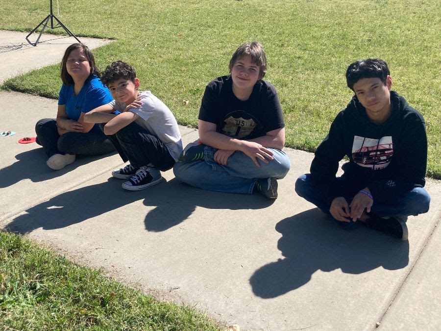 UtSchoolsDB's tweet photo. Students in Kelly's Middle School Science at the Kenneth Burdett School in Ogden are learning all about the scale of the solar system. They created planets to scale using butcher paper and then sequenced the planets in the correct scale from the sun. #asl #aslthat #WeAreUSDB https://t.co/V9JCMcELv3