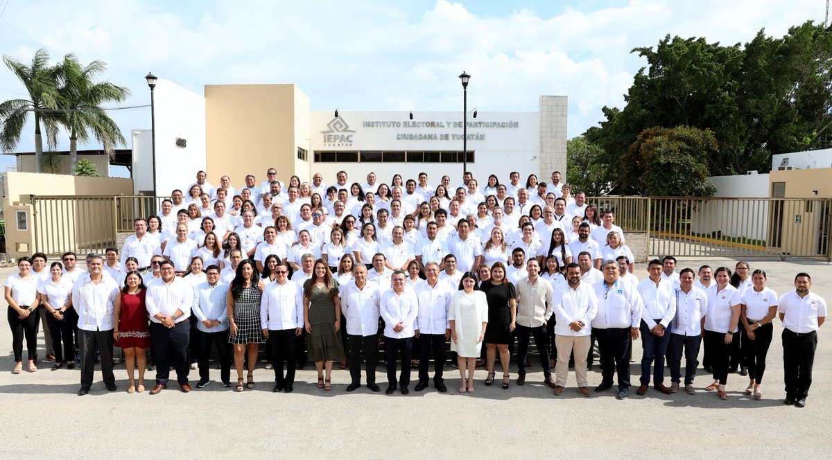 IEPACYucatan's tweet photo. Desde el #IEPAC vamos juntas y juntos con la ciudadanía. 
Tú, con tu voto, decidirás en las #Elecciones2024 el futuro de tu comunidad y de tu estado. 
Tu voto es tu voz, es tu poder de decisión, úsalo.  Infórmate y ¡participa!
https://t.co/gKzP6m6dml https://t.co/4pnrl0OvMS