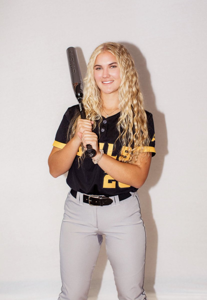 JoJoJohnson2024's tweet photo. Thank you so much @KSUOwlsSB for hosting me on my official! I had so much fun! Thank you Coach Mackay, @CoachHampton_ and @CoachDickey__ ! And a big thank you to all of the girls! 🖤💛🦉 https://t.co/wDBjtBFisC