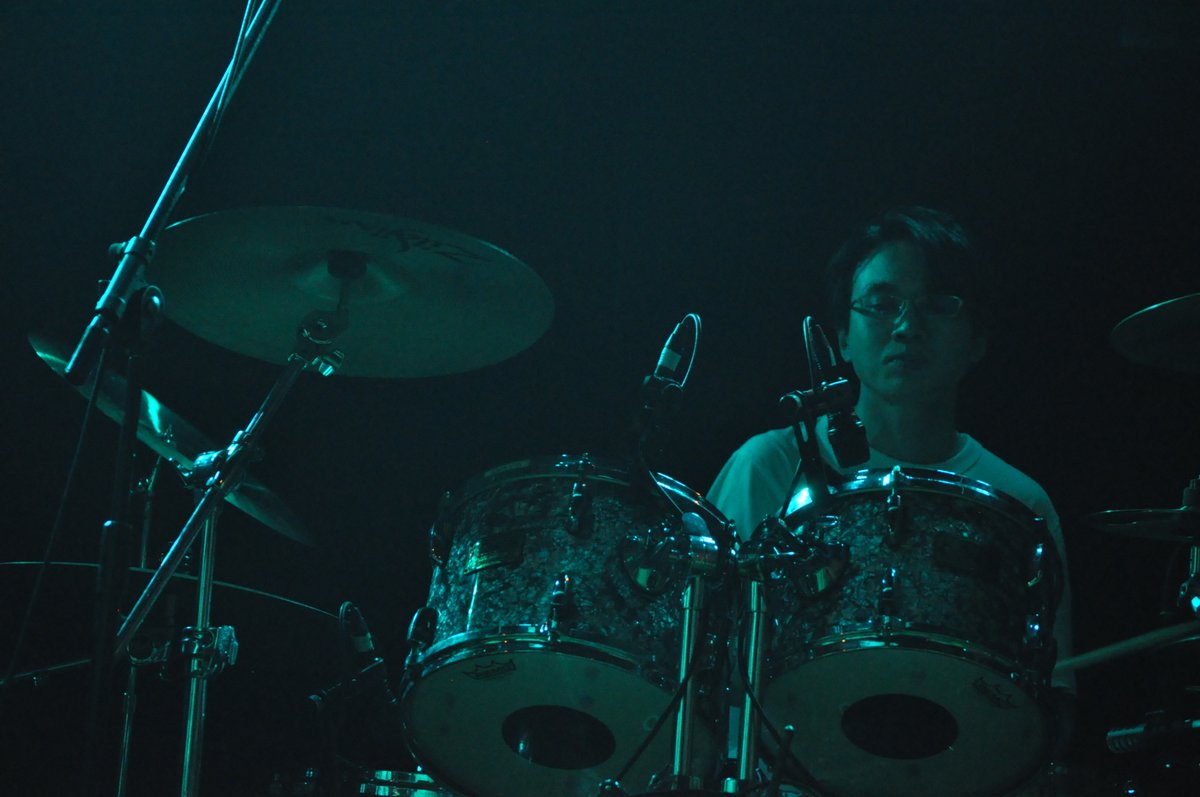 FreeQuizWonder's tweet photo. 今日はSOCORE FACTORYでライブでした！

▼本日のセトリ▼
1. 雨と流れて 
2. 助けてスナフキン
3. 長い夜
4. 紫陽花
5. LADY

今日演奏した曲は各種サブスクで聞けますのでプロフィールのURLから是非！

#フリクワ https://t.co/EaIKNani7f