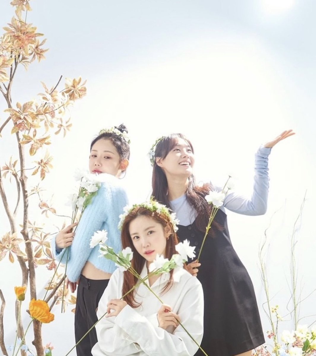 kyungrismaids's tweet photo. Hyoseong, Song Jieun, and Hana reunite to celebrate Hyoseong’s 34th birthday and the 14th anniversary of SECRET’s debut. 

#HappyHyoseongDay
#14YearsWithSecret https://t.co/UxQiCjko3H