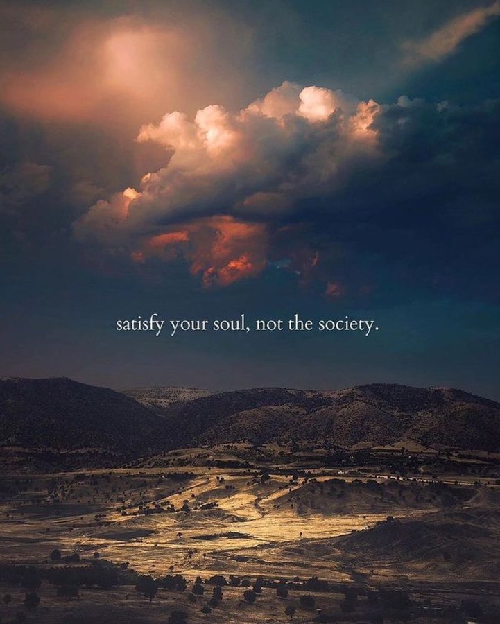 जो था अच्छा था, जो है बेहतर हैं,
जो मिलेगा बेहतरीन होगा....!

Satisfy your soul, not the society...!✍️