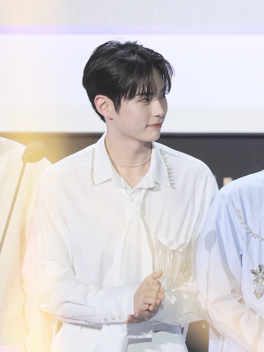 Moments_613's tweet photo. 231010 TMA

영화 속 한 장면 같은 너,
넥스트리더상 수상을 진심으로 축하해🤍

#성한빈 #成韩彬 #SUNGHANBIN #ソンハンビン
#제로베이스원 #ZEROBASEONE #ZB1 https://t.co/UNkU2xmgae