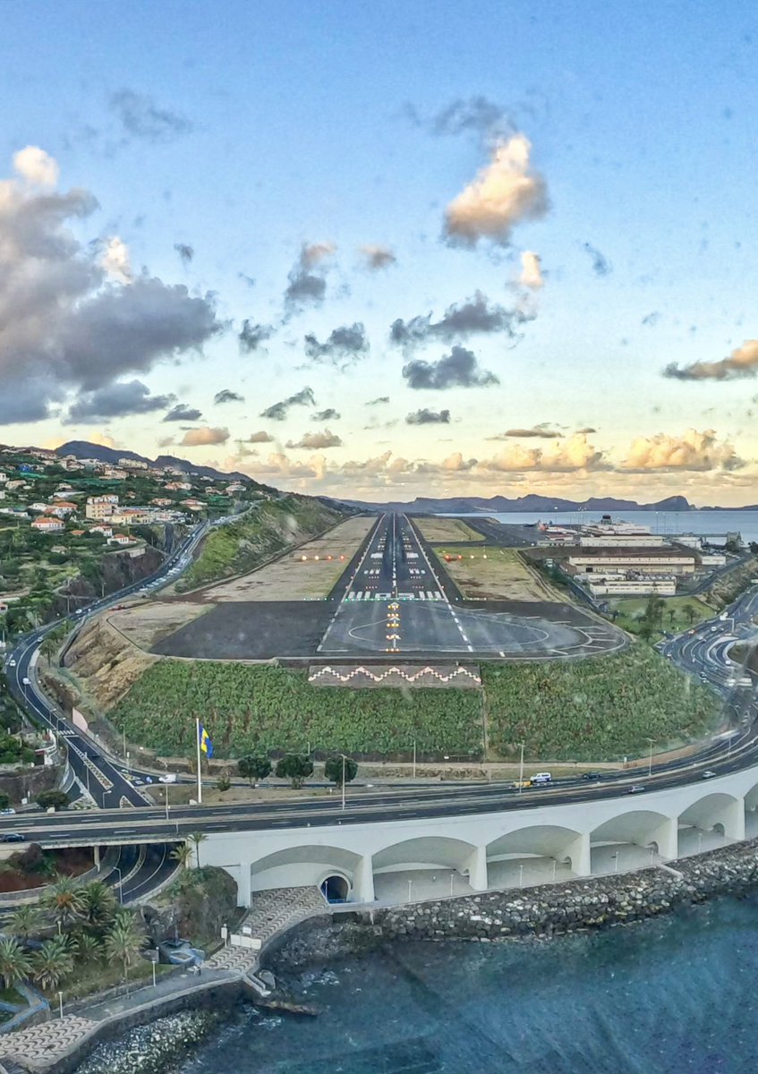 stani320's tweet photo. @NiceAirAviation @n194at Here it comes 😁🙏🏻 #lpma #madeira https://t.co/nxblOryEDJ