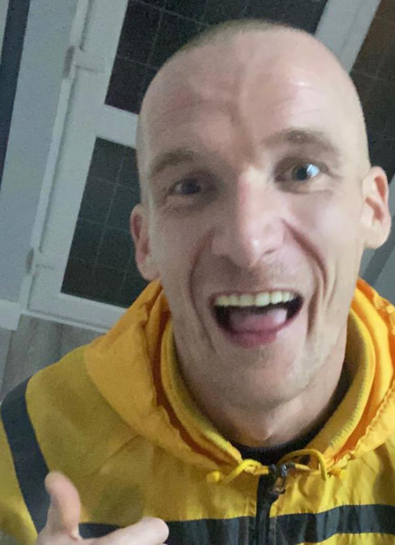 ZoeMitch5's tweet photo. Matthew Tuite - Convicted Pedophile - this vile man was convicted on 5th October 2023 of 4 different charges against children. He managed to walk away with a suspended sentence and is free to hurt other children. Let’s get this shared to stop that happening and protect our kids. https://t.co/7wEIdIJMap