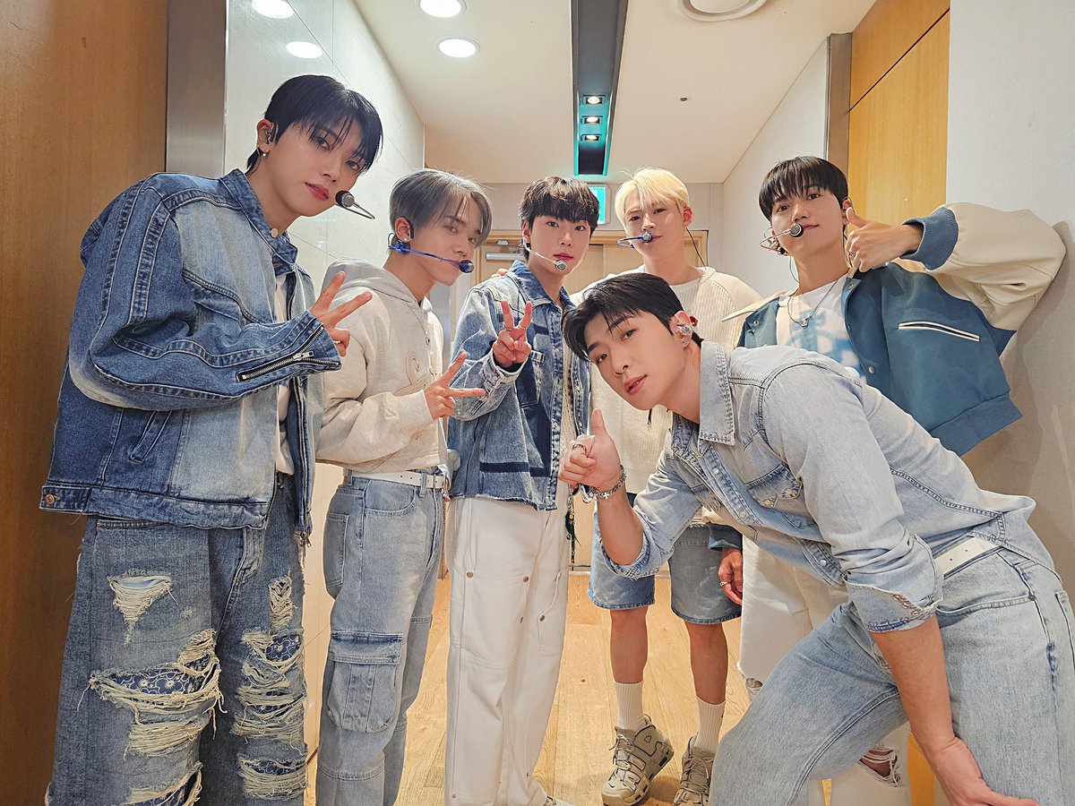 ONF_offcl's tweet photo. [#LightONF] 23.10.12 엠카운트다운 📸

첫 음악방송 무대 완료❤ 퓨즈 여러분들이 보내주신 넘치는 사랑과 힘찬 응원 덕분에 완벽하게 마무리 할 수 있었습니다🫶🏻 남은 활동도 기대해 주세요🔥

#온앤오프 #ONF
#바람이_분다 #LOVE_EFFECT https://t.co/kcYnFIFLGI