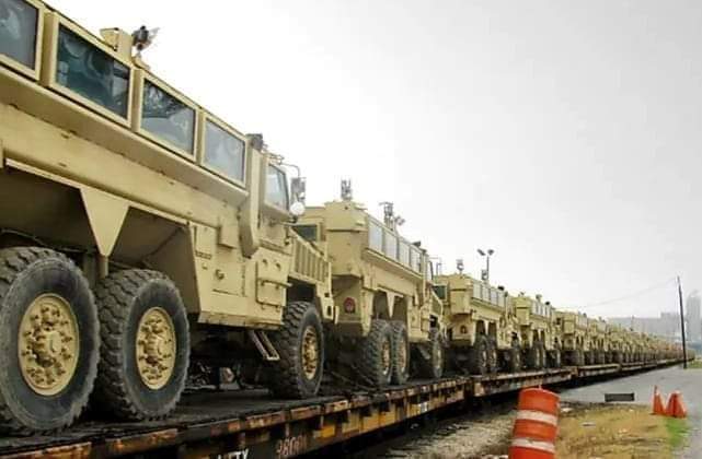 M__bestawy's tweet photo. الجيش المصري يتحرك
ويعزز وجوده بقوة داخل مدينة رفح وإعادة انتشار الجنود والآليات العسكرية داخل المدينة وحول معبر رفح  وتحليق الطيران المصري فوق معبر رفح المصرية بشكل متواصل https://t.co/7nPB6fzXUz