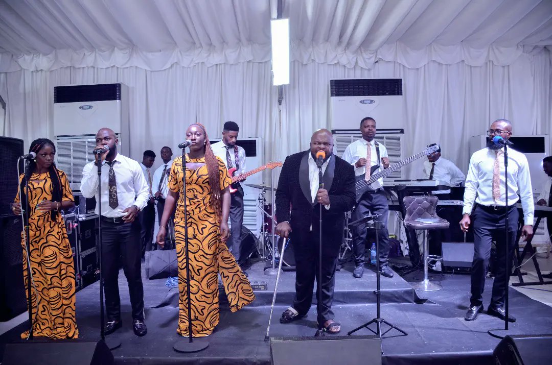 officialshuga's tweet photo. The Christmas season is upon us! Unwrap joy with us as we approach the end of the year festivities with sweet and melodious  live music from #Shugaband ✨ 🔥 

#liveband #christmas #endofyearparty #livemusicmagic #christmasparty https://t.co/NxeDKK1QzD