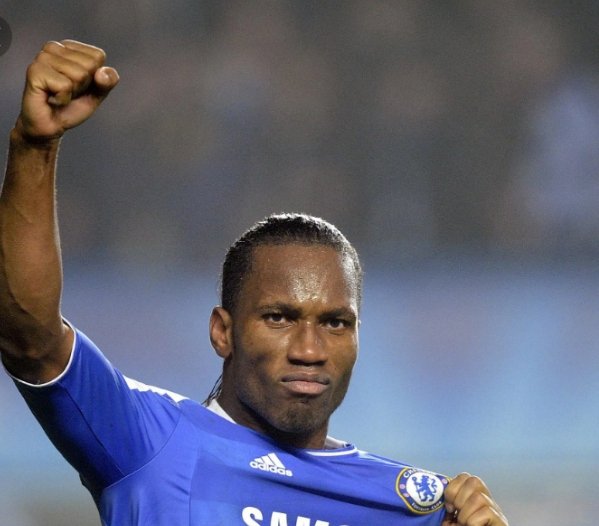 theta__x's tweet image. 🚨 Chelsea fans: 

Pick one:

Who would you rather have back with your current squad. 
#Drogba #Terry #Cech #Lampard