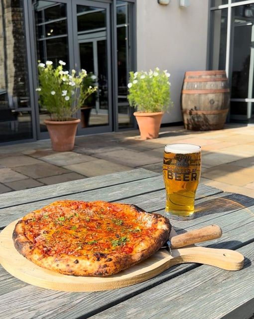 Take a trip to Keelham Foodhall in Skipton to enjoy beer & pizza for £10 from Knead, available Tues - Thursday, 12 - 3 pm #foodislove #keelham #pizza