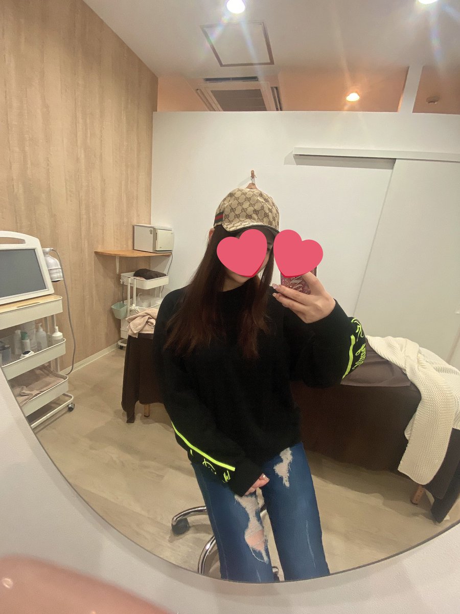 エステいってきたよ💆‍♀️💕
2週間に1回行ってるの😘
綺麗になりたいね🥹♡♡

たまにはカジュアルな👖も載せときます🤣ww
明日は久々出勤なのでお時間あれば会いに来てね💕💕

12-17じだよ😘🫰

#メンエス
#大阪メンズエステ
#大阪北新地