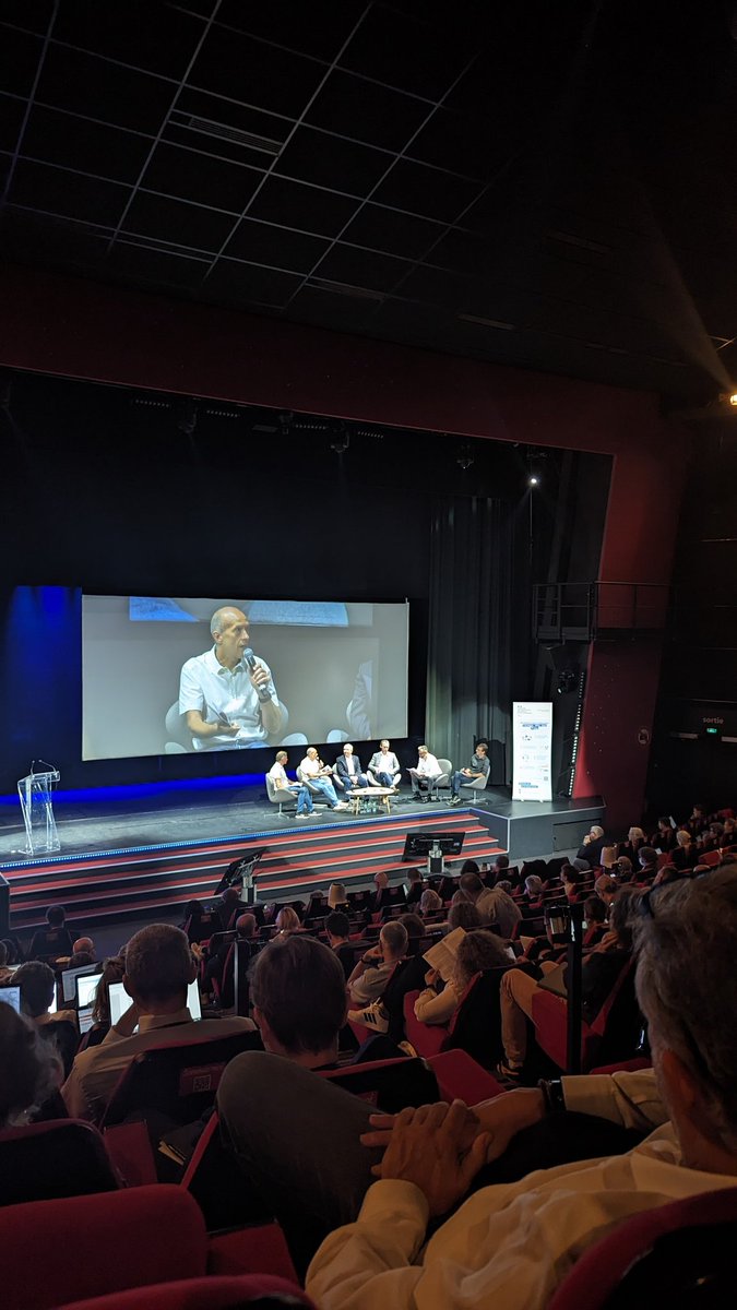 PortierNadia's tweet photo. Seconde table ronde du colloque IN FINE : le  suivi des apprentissages des élèves en s’appuyant sur la donnée:paramètres  d’amélioration de  l’efficience pédagogique ,  disponibilité des données,construction et mise en forme d'indicateurs pertinents,impact,points de vigilance https://t.co/hlkd4dh9YP