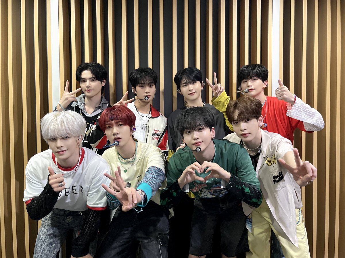 CRAVITYstarship's tweet photo. [📸] 231012
Mnet #엠카운트다운
⠀
#CRAVITY #크래비티
#SUN_SEEKER
#Cheese
#Ready_or_Not https://t.co/8yq8BHlNEz