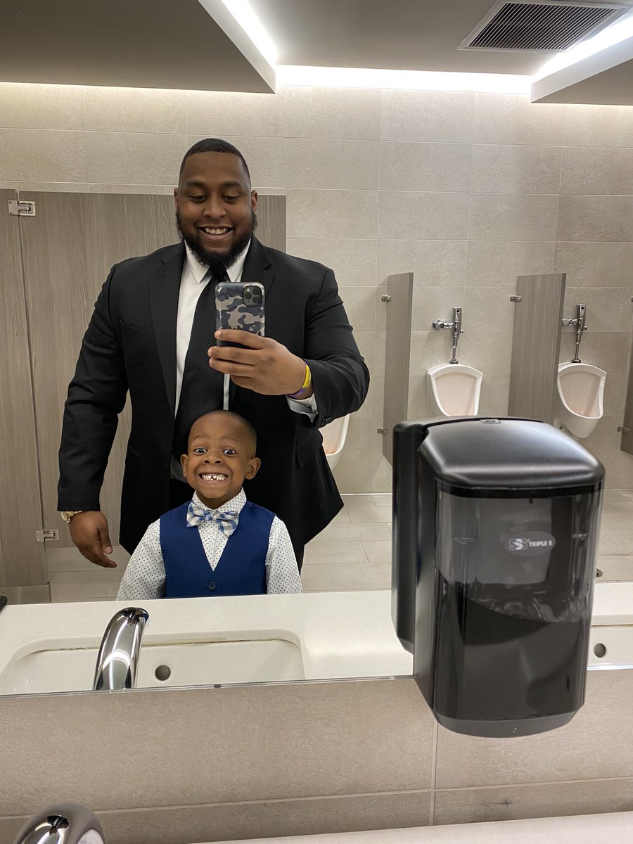 Emmanuel T. Wright (@e_2the99power) on Twitter photo 