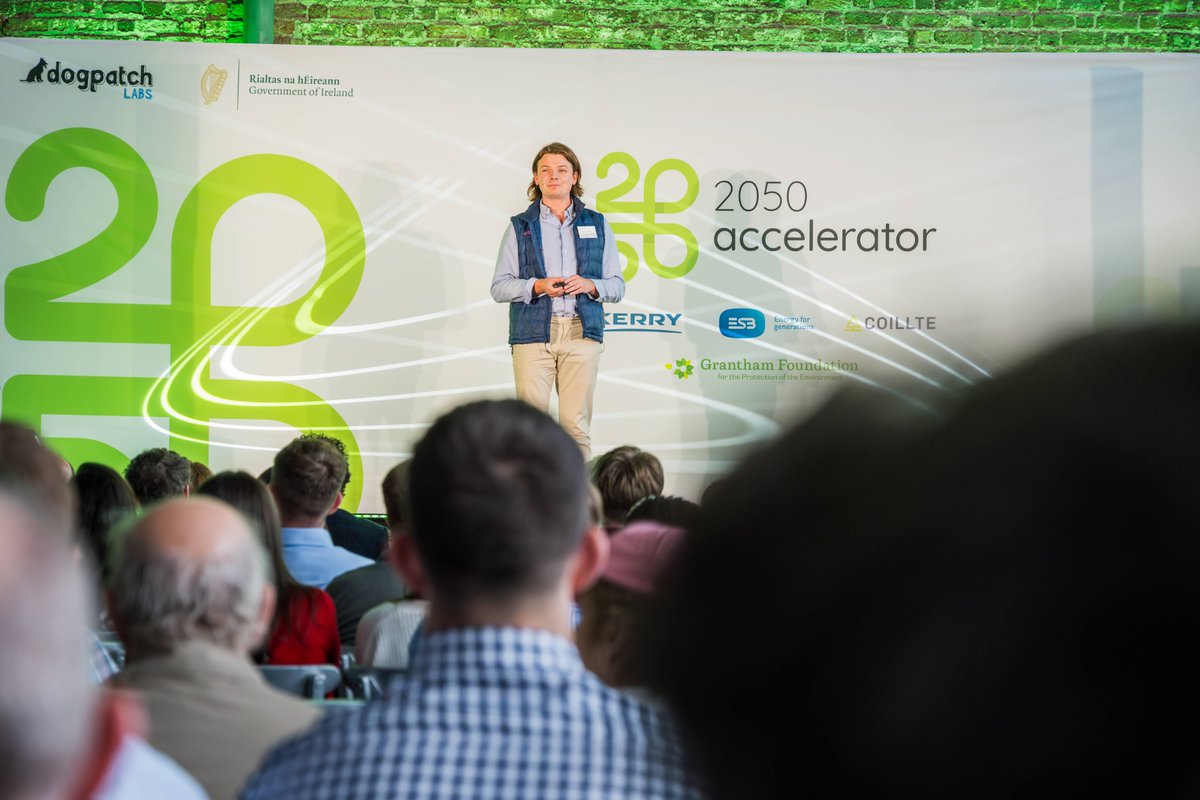 silicate_carbon's tweet photo. #TBT the marvellous time that was the #2050Accelerator hosted by @dogpatchlabs
We've got so many exciting things in the 2050 Accelerator oven - more on those soon. Stay tuned ✌️ https://t.co/d9GrCzrUYD