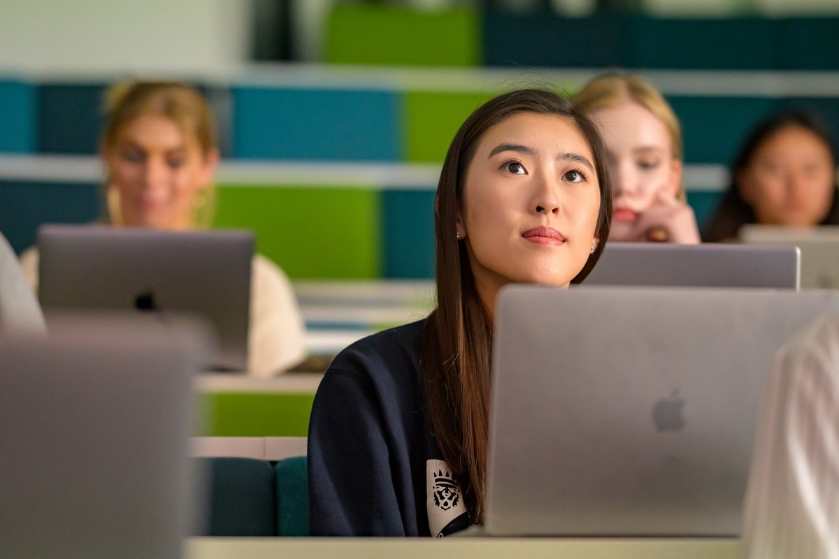 kclstudent's tweet photo. 💻@KingsCollegeLon Essential Digital Skills Programme

😁Develop your digital skills. Master #KEATS, digital tools and wellbeing &amp; many more to make the most of your academic learning at King's.

🔽Register now👇
https://t.co/flmOh6CDHE 
#KingsStudents #KingsCourses https://t.co/jxTuCRxnsZ