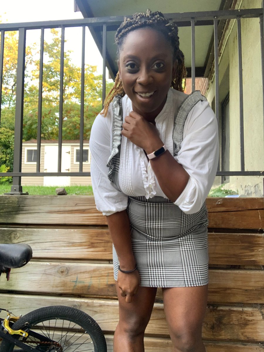 mysisterskeep15's tweet image. ℂ𝕠𝕦𝕟𝕥 𝕪𝕠𝕦𝕣 𝕣𝕒𝕚𝕟𝕓𝕠𝕨𝕤, 𝕟𝕠𝕥 𝕪𝕠𝕦𝕣 𝕥𝕙𝕦𝕟𝕕𝕖𝕣𝕤𝕥𝕠𝕣𝕞𝕤.
•
Nice to meet ya! Grinning into Thursday, despite freezing my tush off this week. 🥶
•
•⠀
Rekeisha⠀
•
•
#canadianblogger #mtlblogger #blackbloggers #bloggerlife #blackgirlswhoblog
•