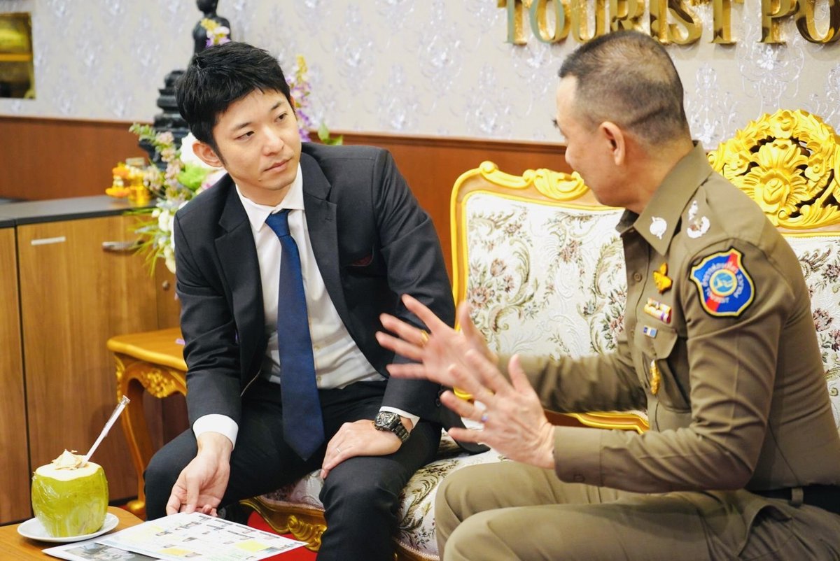 TouristPoliceTH's tweet photo. โดยวันนี้ ได้พบพูดคุยกับ 
-Ms.Jane Ohlsson นายตำรวจประสานงานตัวแทนกลุ่มประเทศนอร์ดิก  
-ทีมงานนายตำรวจประสานงานจากประเทศญี่ปุ่น 
เพื่อกระชับความร่วมมือและหารือร่วมกันถึงมาตรการที่จะดูแลนักท่องเที่ยวที่จะเดินทางมาเที่ยวประเทศไทยในช่วง high season ที่จะถึงนี้อีกด้วย https://t.co/d4haC9BJzi