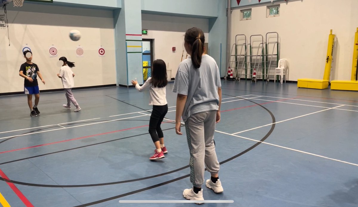 21physed's tweet image. Super excited to try out our new #pyppe #PhysEd Invasion Games unit with Grade 5: #netball! Never had this at @BCISonline Elementary, so let's give it a go! I love the fast-paced passing in this game! The #powerPoint for this unit is free to download at 21-pe.com.