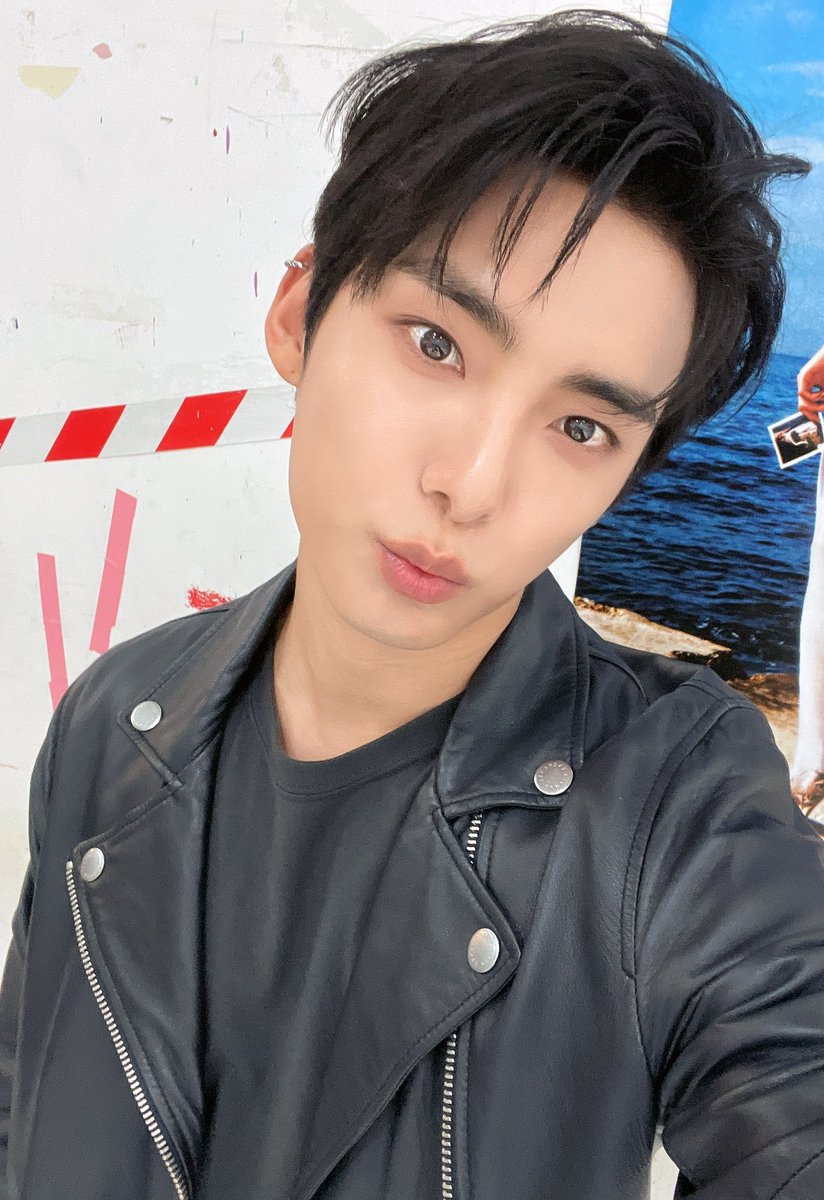 official_ACE7's tweet photo. [#에이스_박준희]
ㅎ..ㅎ
#ACE #에이스 https://t.co/gnfLwebljf